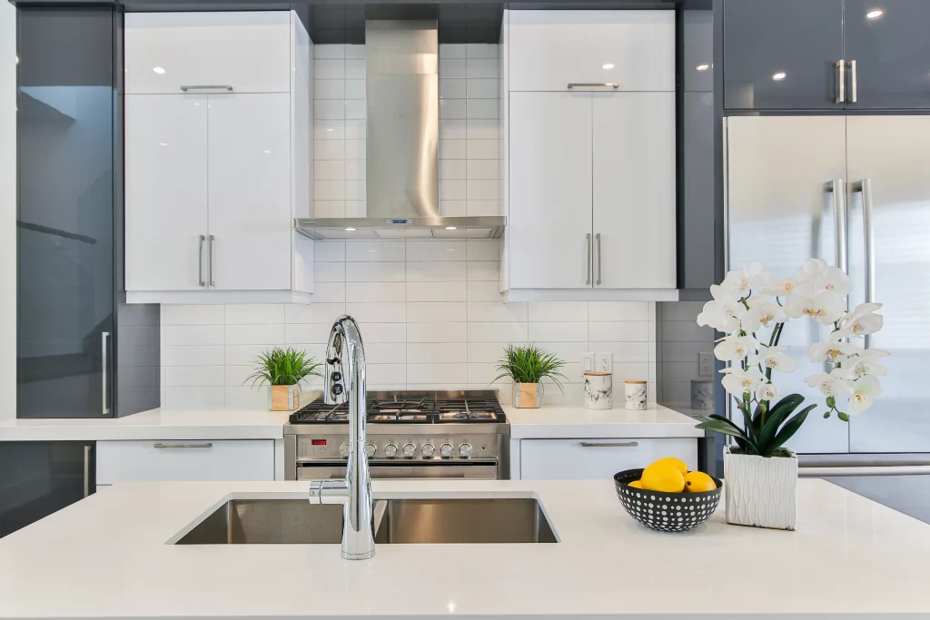 Caesarstone quartz countertop showcased in a stunning kitchen, highlighting its beauty and durability.